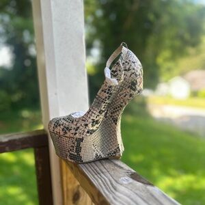 Privileged Riio Snake Closed Toe Heelless Platforms